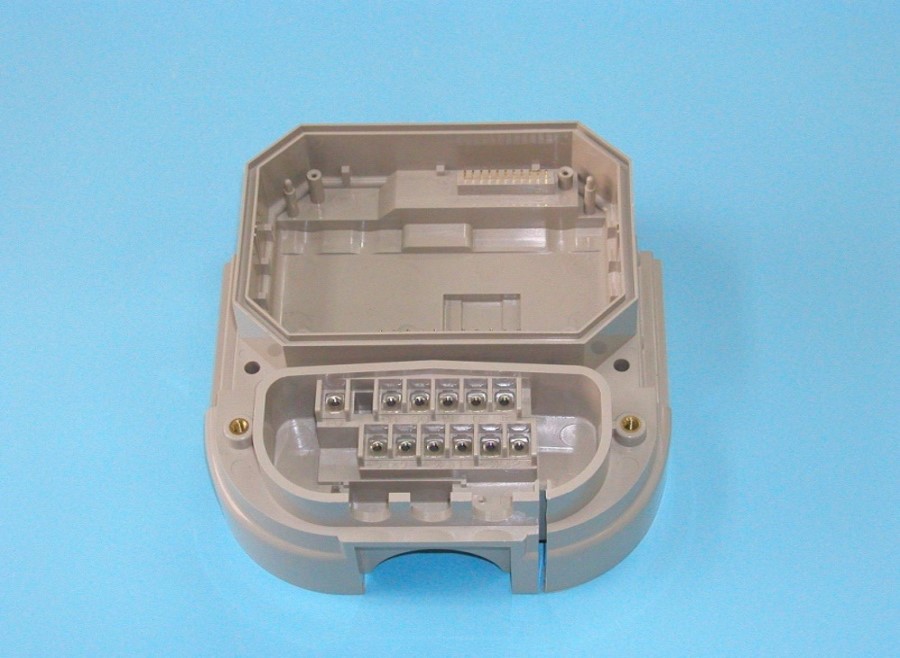 インサート成形